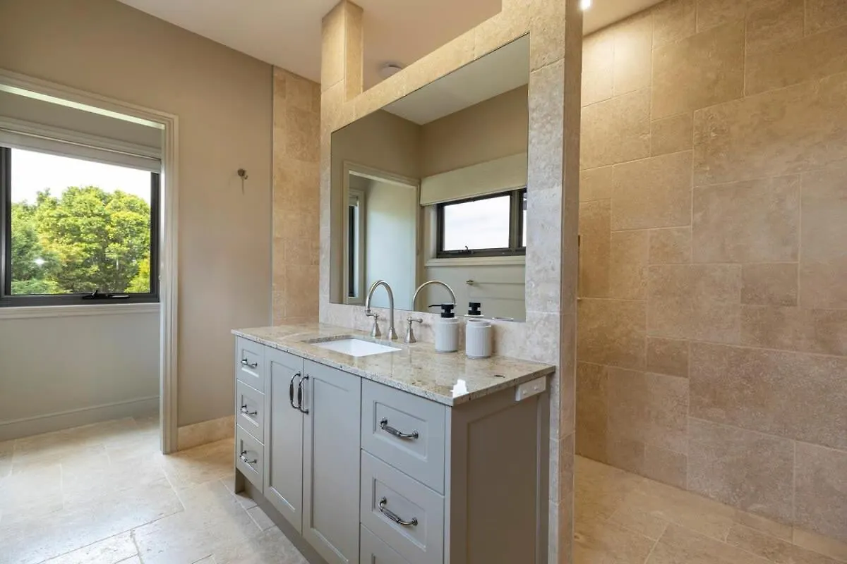 New Tranquil Hinterland Retreat Stunning Views Villa Balmoral Ridge