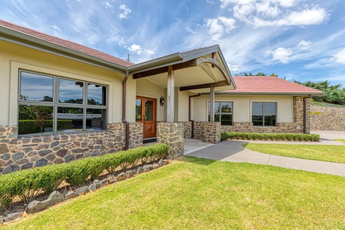 New Tranquil Hinterland Retreat Stunning Views Villa Balmoral Ridge